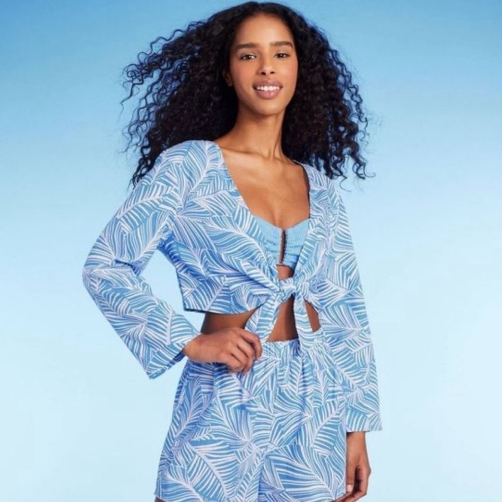 Shade & shore tie- front long sleeve cover up top 💙